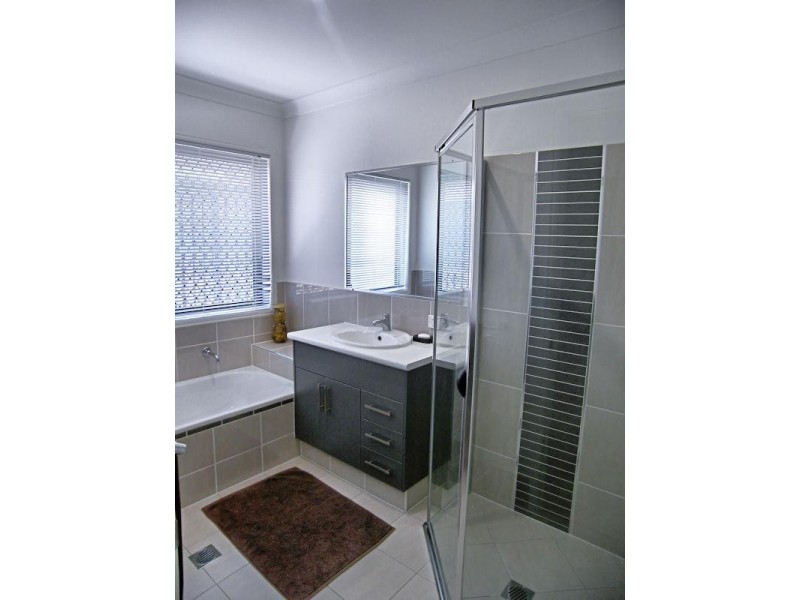 27 Wedgetail Circuit, Narangba QLD 4504