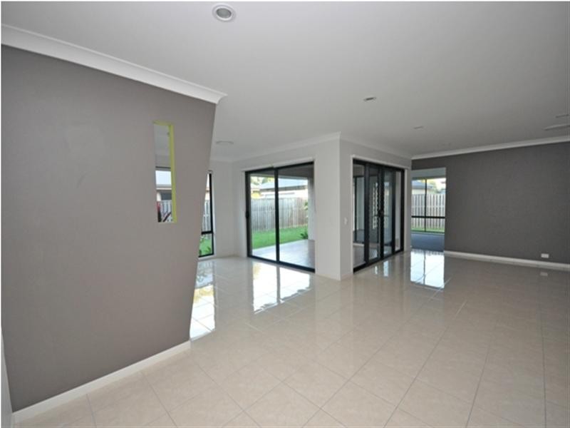 10 King Parrot Close, Narangba QLD 4504