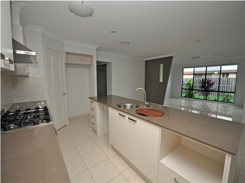 10 King Parrot Close, Narangba QLD 4504