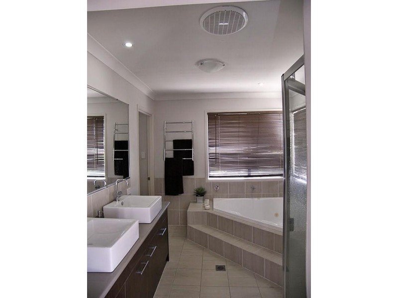 8 Grace Mac Court, Narangba QLD 4504