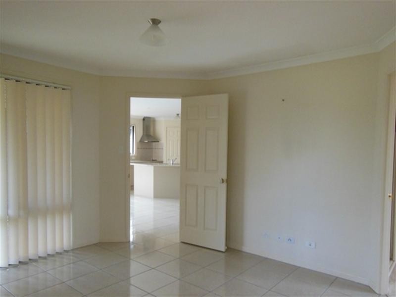 102 Creekside Drive, Narangba QLD 4504