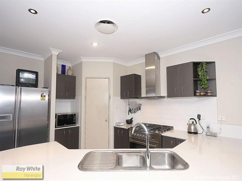 16 Seabiscuit Crescent, Kallangur QLD 4503