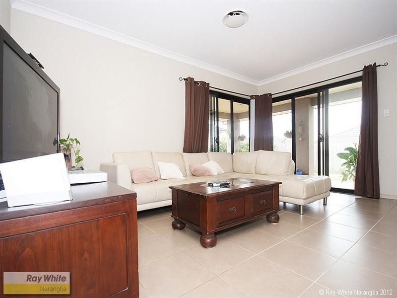 16 Seabiscuit Crescent, Kallangur QLD 4503