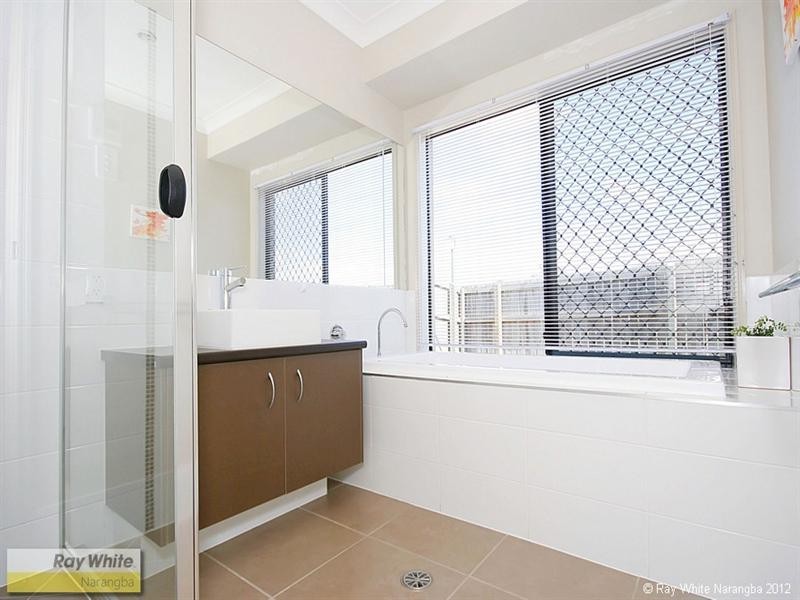 16 Seabiscuit Crescent, Kallangur QLD 4503