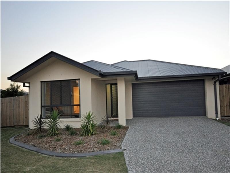 90 Central Green Drive, Narangba QLD 4504