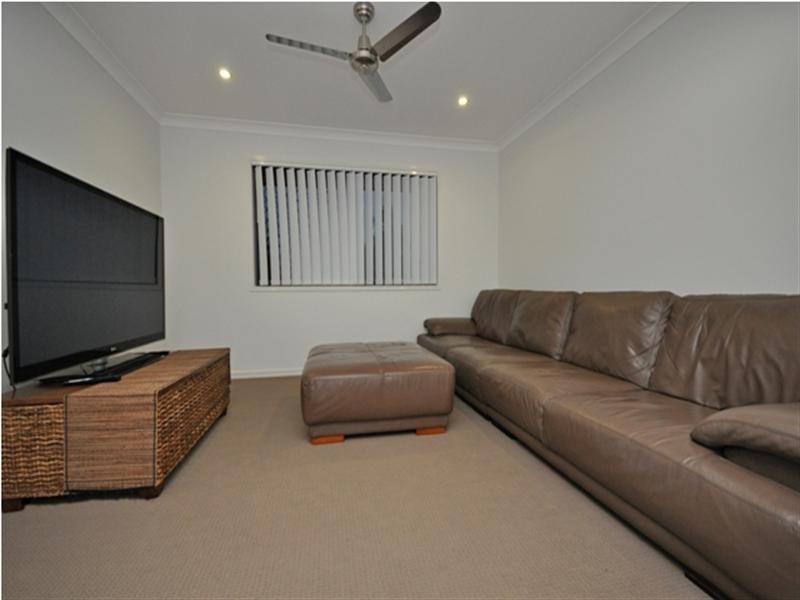 90 Central Green Drive, Narangba QLD 4504