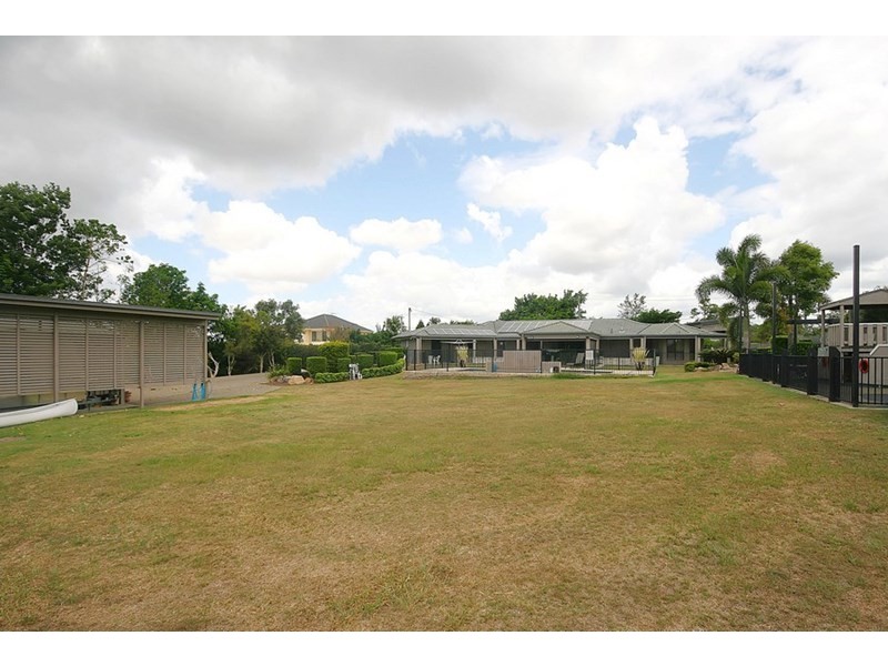 222 Nairn Road, Morayfield QLD 4506