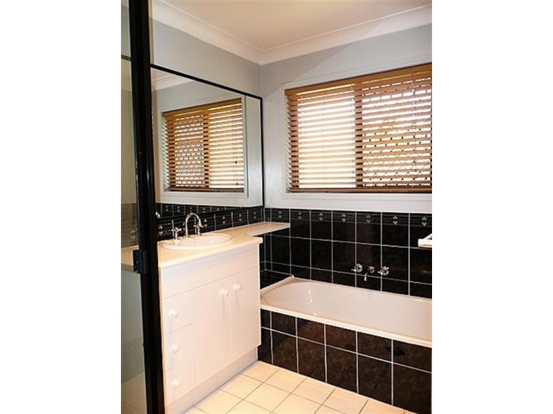 17 Piccabeen Court, Narangba QLD 4504