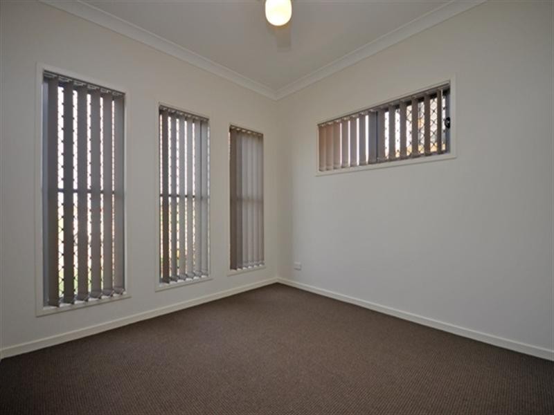 7 Braxlaw Crescent, Dakabin QLD 4503