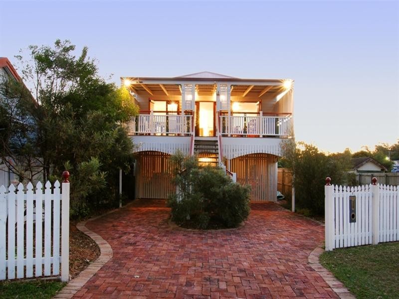 5 Esplanade, Deception Bay QLD 4508