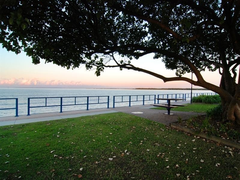 5 Esplanade, Deception Bay QLD 4508