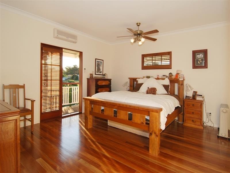 5 Esplanade, Deception Bay QLD 4508