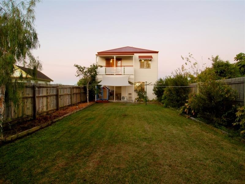 5 Esplanade, Deception Bay QLD 4508