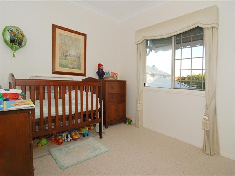 5 Esplanade, Deception Bay QLD 4508