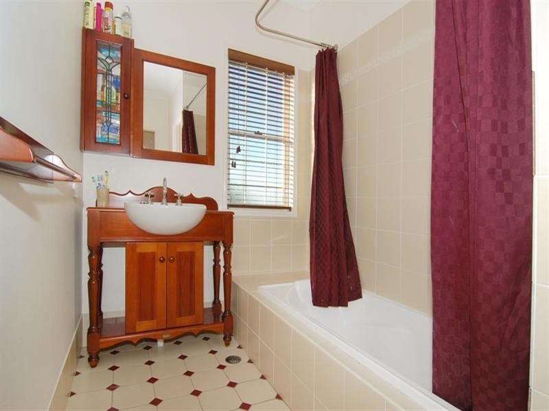 5 Esplanade, Deception Bay QLD 4508