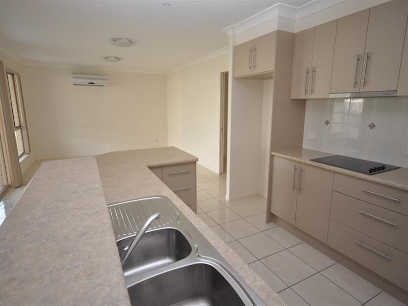 9 Desmond Street, Narangba QLD 4504