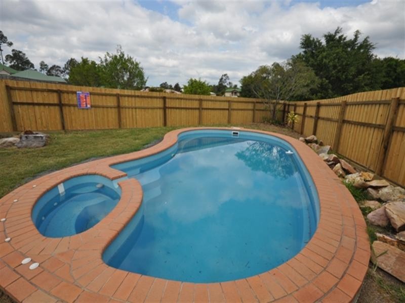 8 Tantallon Place, Narangba QLD 4504