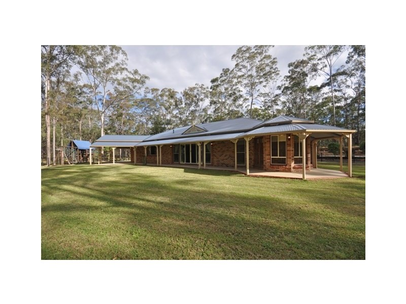 2 Smiths Rd South, Kurwongbah QLD 4503