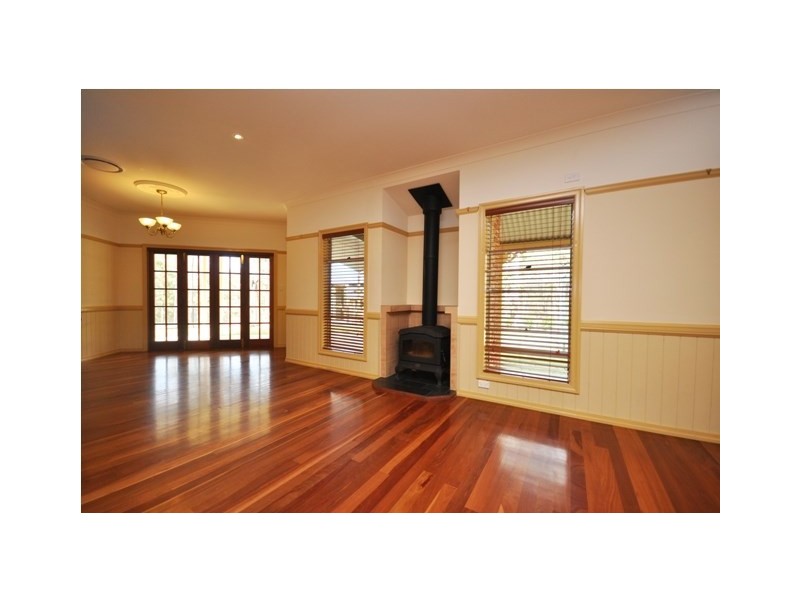 2 Smiths Rd South, Kurwongbah QLD 4503