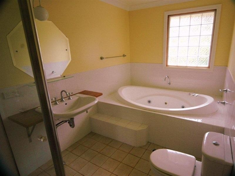 1833 Pittwater Road, Bayview NSW 2104