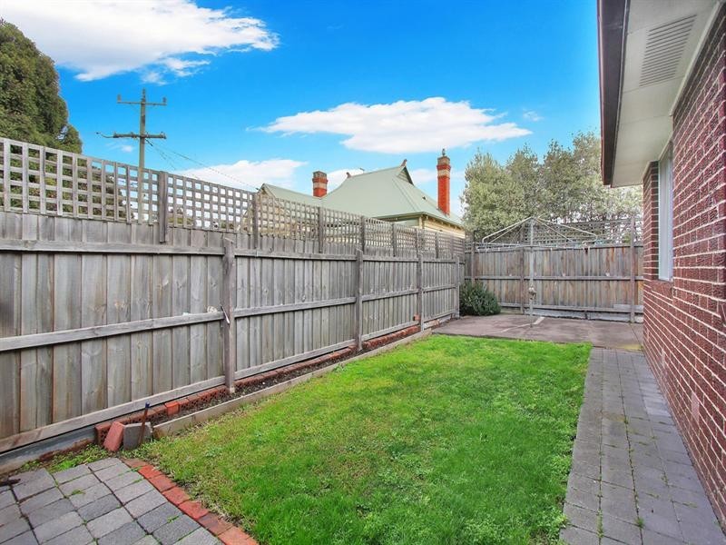 28 Rosstown Road, Carnegie VIC 3163