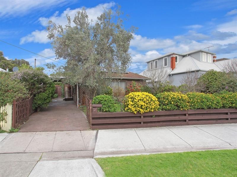 28 Rosstown Road, Carnegie VIC 3163