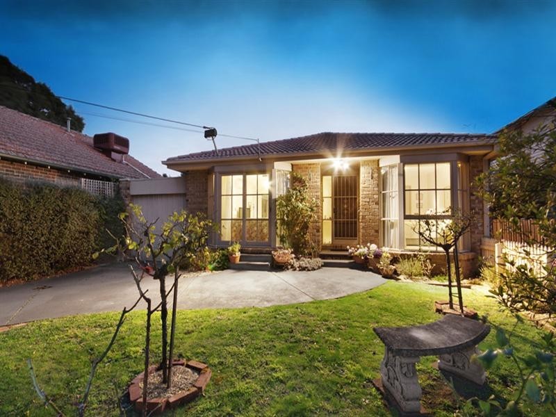 1/8 Kingsley Parade, Carnegie VIC 3163