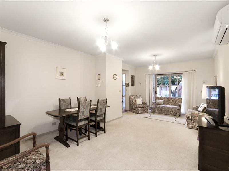 1/8 Kingsley Parade, Carnegie VIC 3163