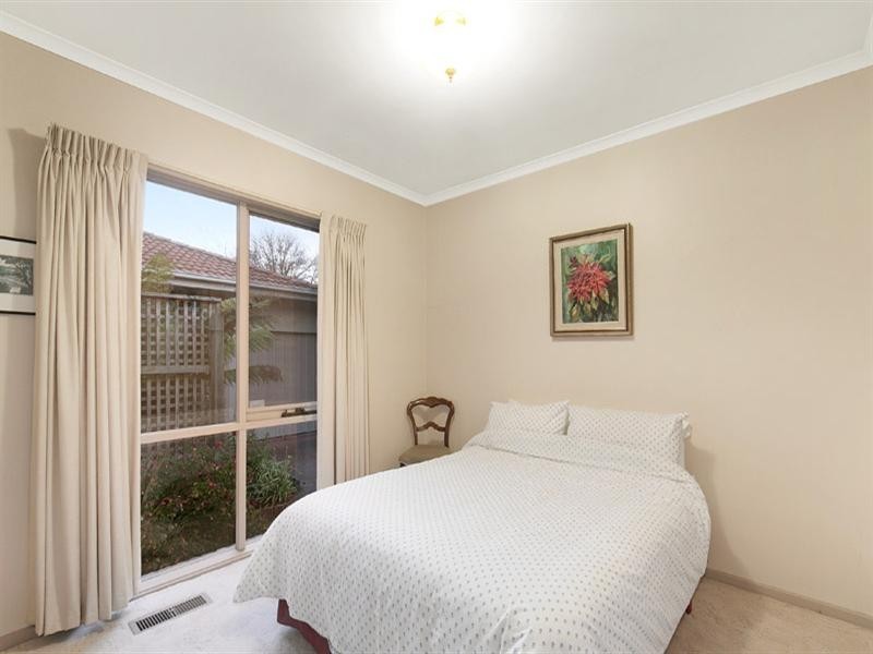 1/8 Kingsley Parade, Carnegie VIC 3163