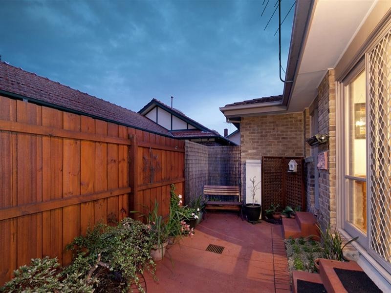 1/8 Kingsley Parade, Carnegie VIC 3163
