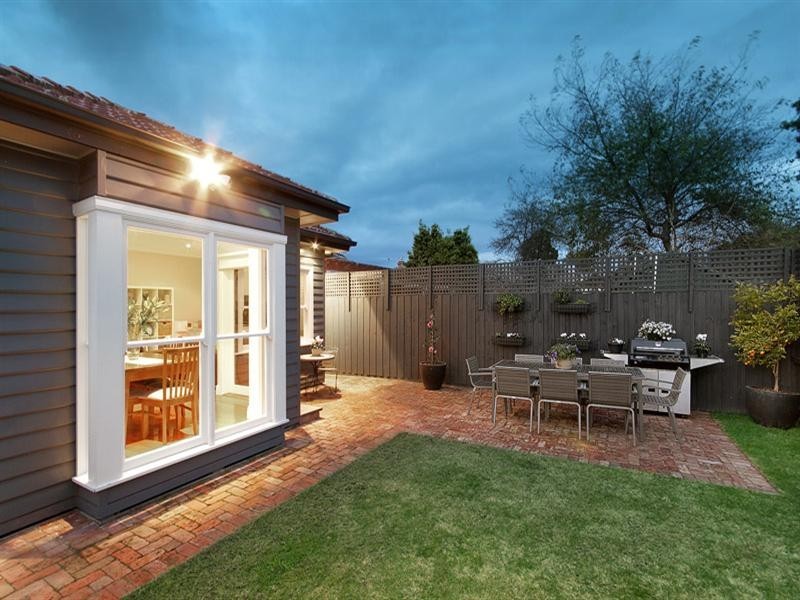 48 Holywood Grove, Carnegie VIC 3163