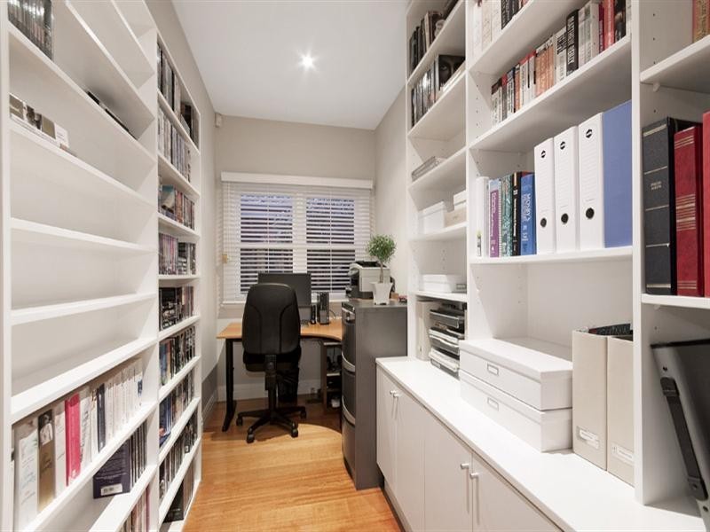 48 Holywood Grove, Carnegie VIC 3163