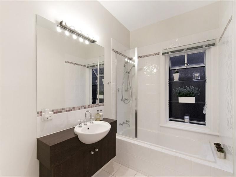 48 Holywood Grove, Carnegie VIC 3163