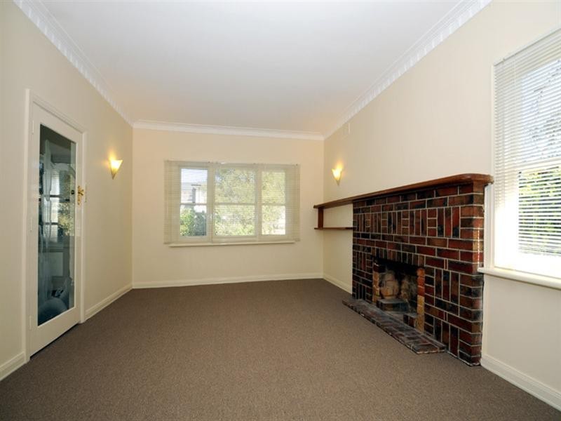 1 McLaurin Road, Carnegie VIC 3163