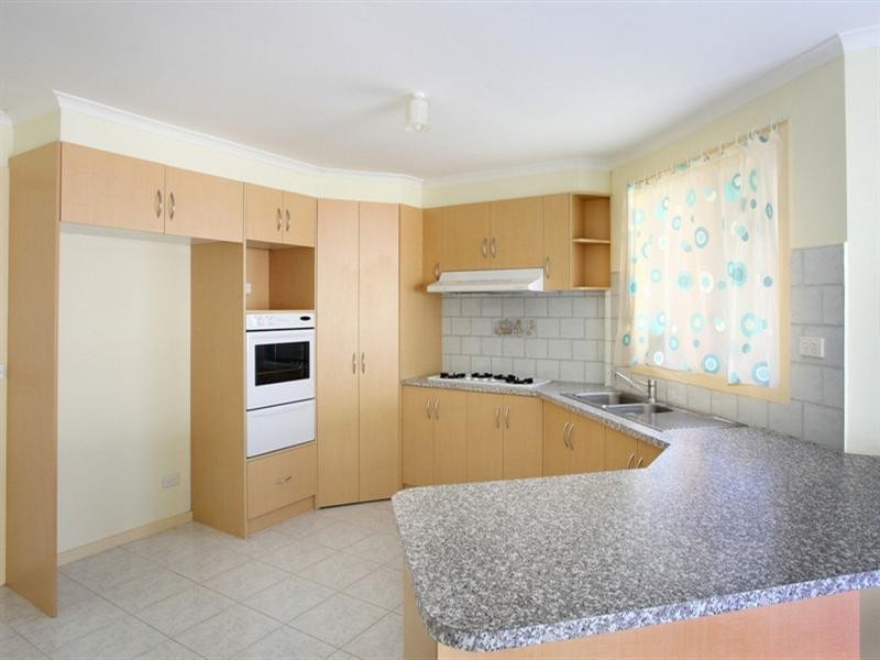 2/12 Euroka Street, Chadstone VIC 3148