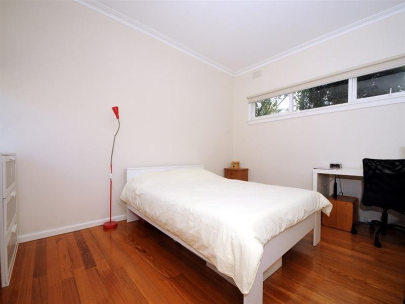 1/2 Elizabeth Crescent, Carnegie VIC 3163