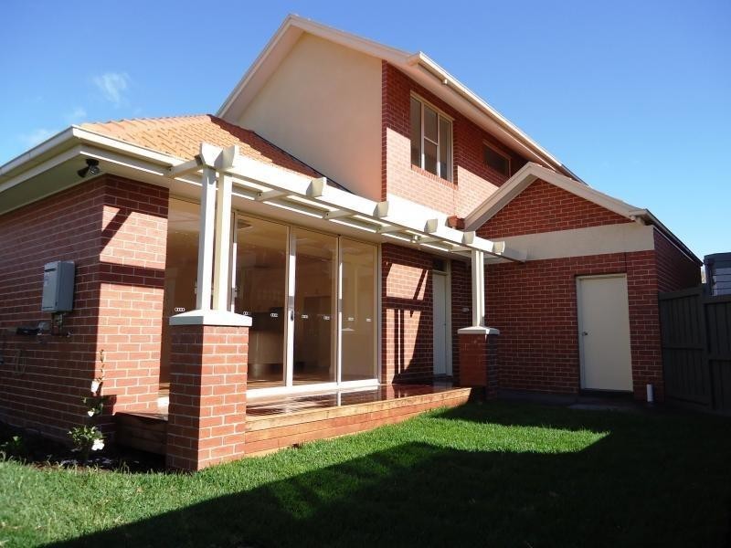 1/14 Caloola Avenue, Oakleigh VIC 3166