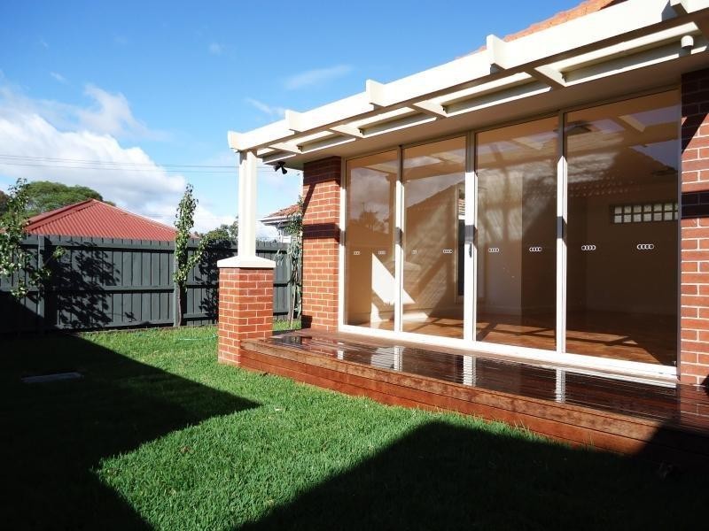 1/14 Caloola Avenue, Oakleigh VIC 3166