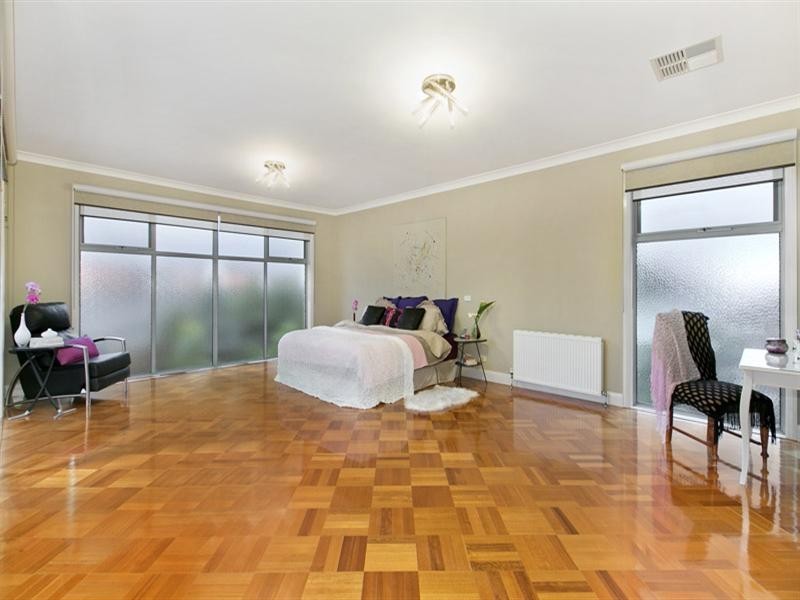 24 Browns Road, Bentleigh East VIC 3165