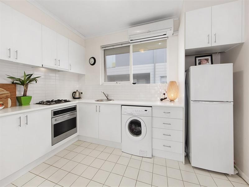 9/11 Maroona Road, Carnegie VIC 3163