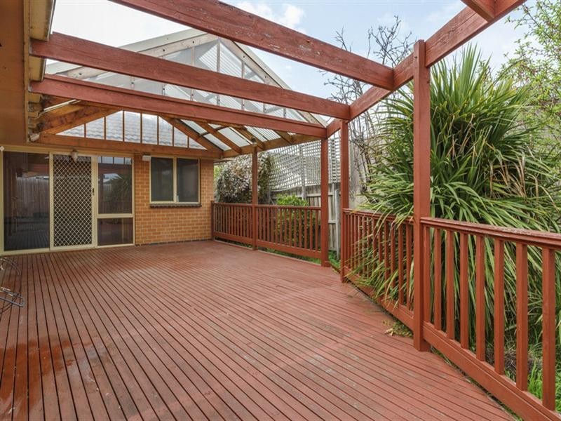 2 Cronin Court, Cheltenham VIC 3192