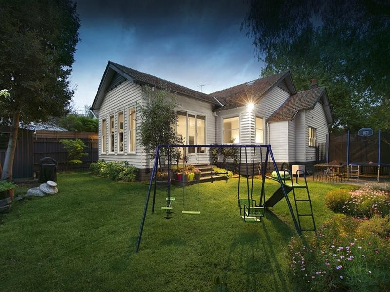 24 Heath Avenue, Oakleigh VIC 3166