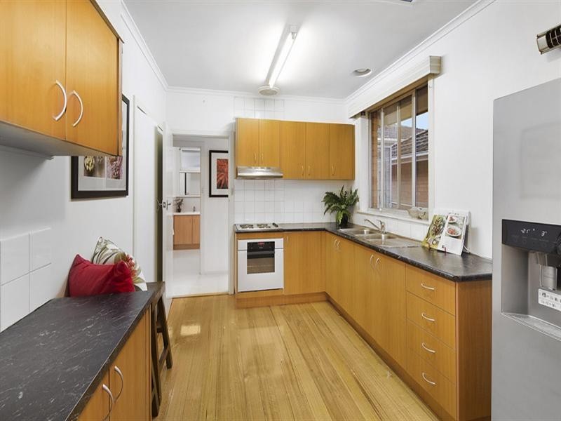 2/3 Walsh Street, Ormond VIC 3204