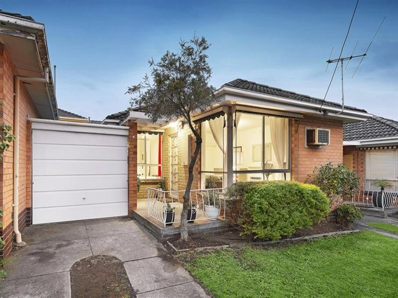 2/3 Walsh Street, Ormond VIC 3204