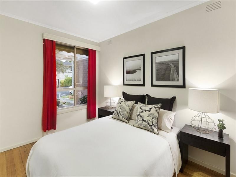 2/3 Walsh Street, Ormond VIC 3204