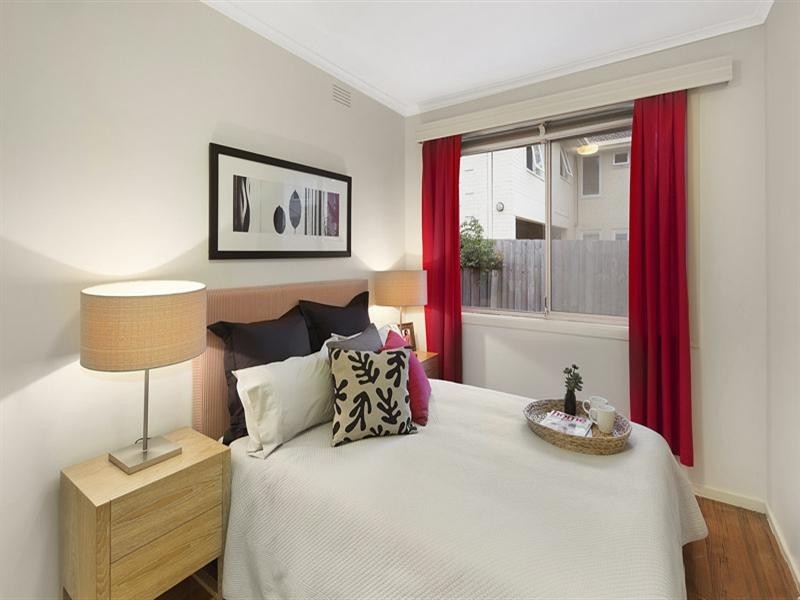 2/3 Walsh Street, Ormond VIC 3204