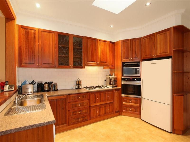 44 Eleebana Avenue, Hughesdale VIC 3166