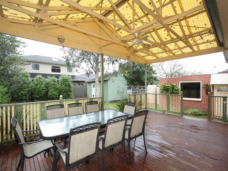 44 Eleebana Avenue, Hughesdale VIC 3166