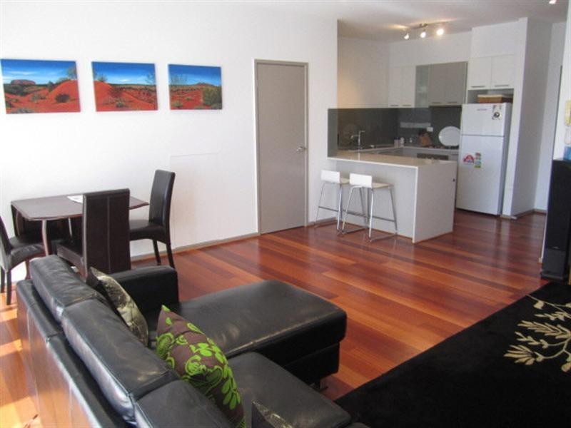 2/100-104 Poath Road, Hughesdale VIC 3166