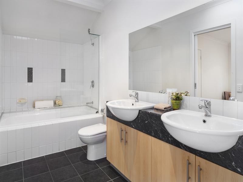 1/53A Coorigil Road, Carnegie VIC 3163